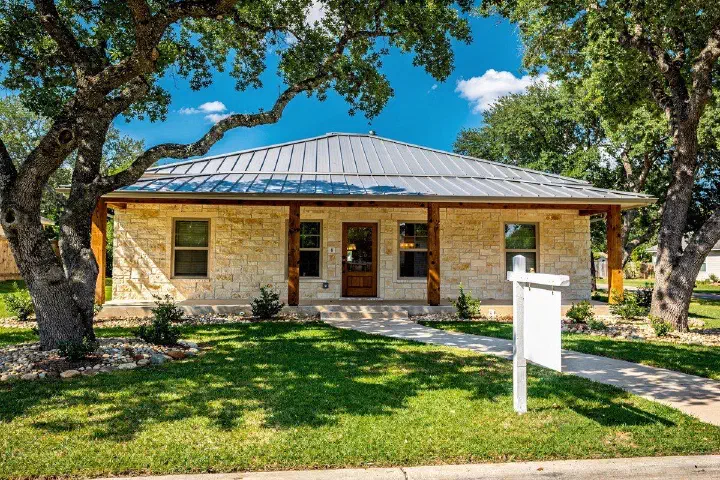 Earnest Money in Texas: How It Works Under the TREC Contract