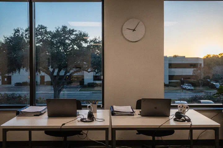 Offshore vs. U.S.-Based Transaction Coordinators: What a Brokerage Should Weigh