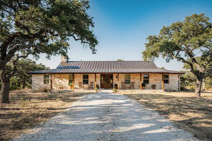 Texas Real Estate Transaction Checklist: Contract to Close, Deadline by Deadline